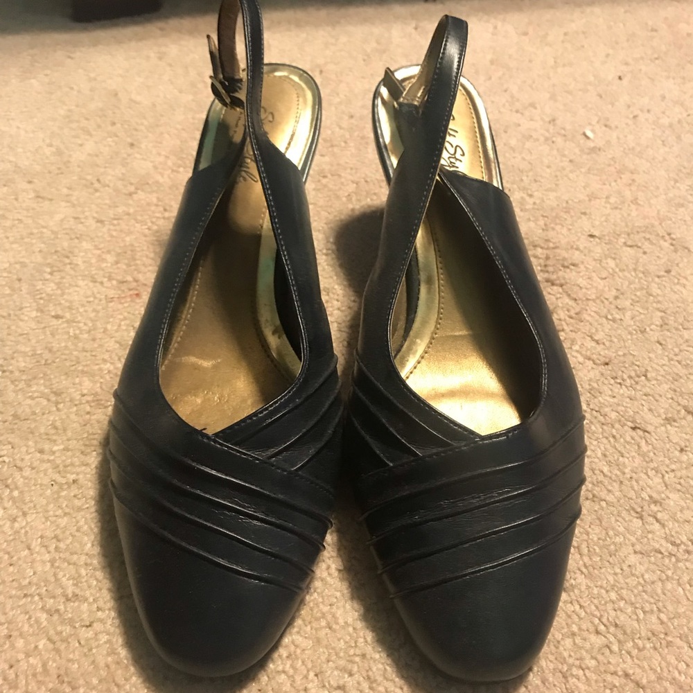Soft style pumps